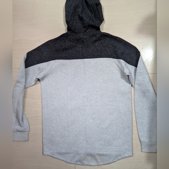 Lacoste hooded rain jacket - Picture 11 of 14